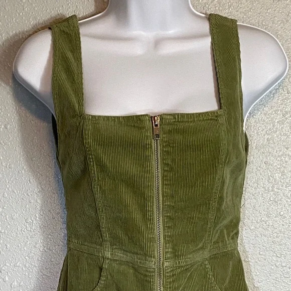 Alice + Olivia Green Corduroy Mini Dress - Picture 4 of 8